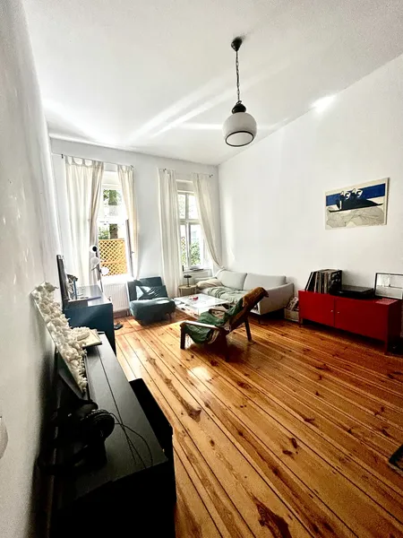 Möblierte 2,5-Zimmer-Altbauwohnung im Bötzowviertel – direkt am Volkspark Friedrichshain – ab 1. Sep — photo 1